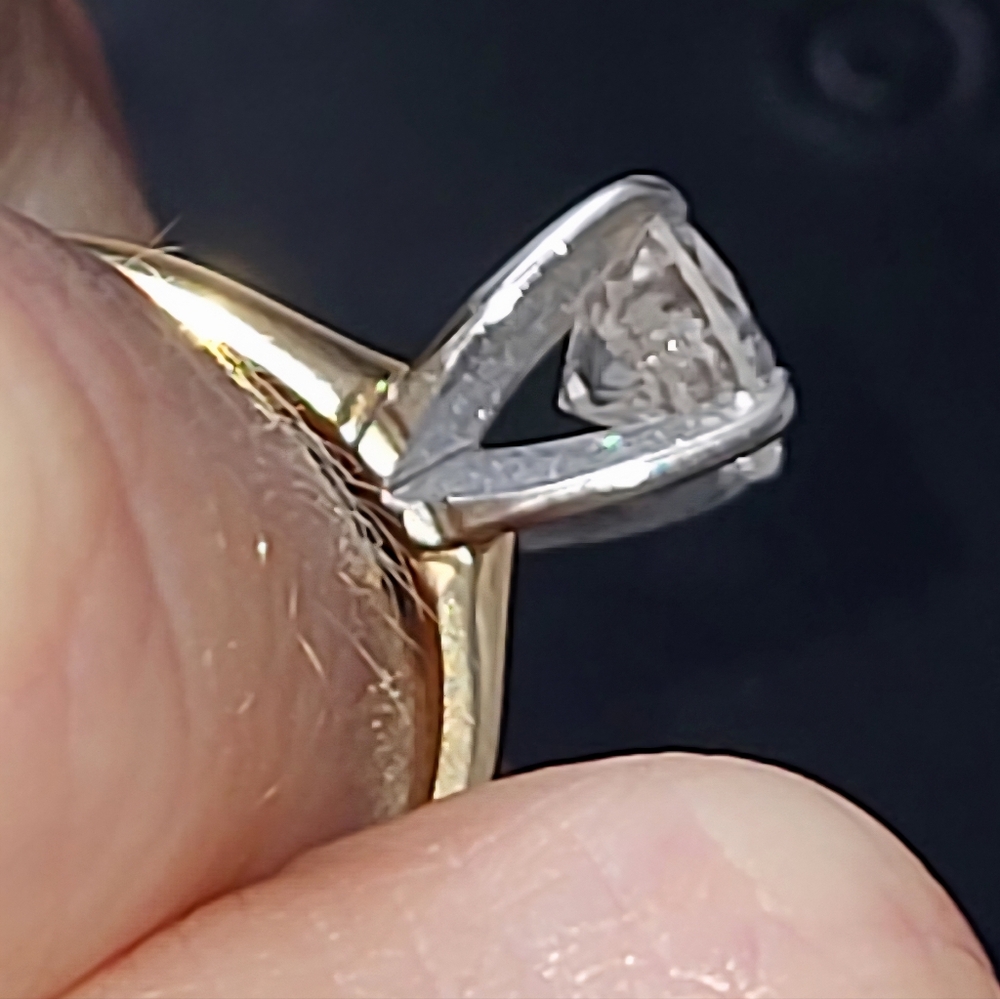 14k yellow gold 1.05ct round diamond set in 4 prong white gold solitaire ring - Picture 14 of 16